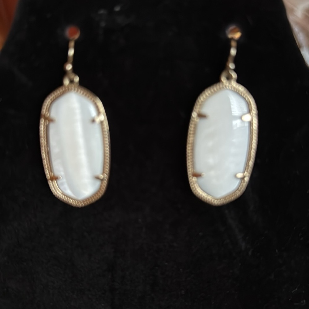 Kendra Scott drop earrings - Picture 2 of 4